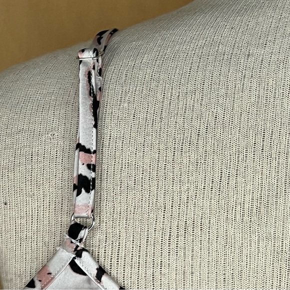 Calvin Klein Jeans Women’s Satin Animal Print XS Cami NWT - Picture 7 of 15